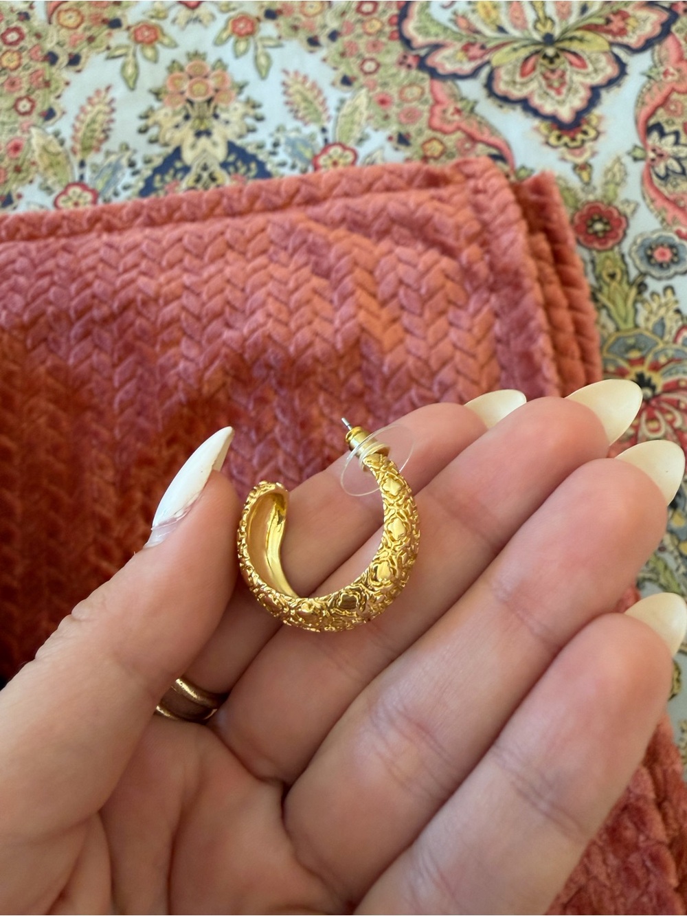 Kendra Scott Gold Filigree Hoop Earrings - Picture 5 of 5